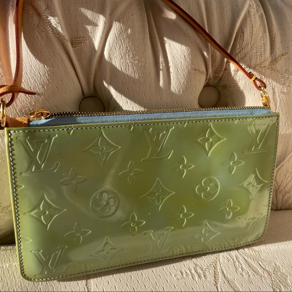 Louis Vuitton Green Vernis Lexington Pouch - Picture 2 of 12